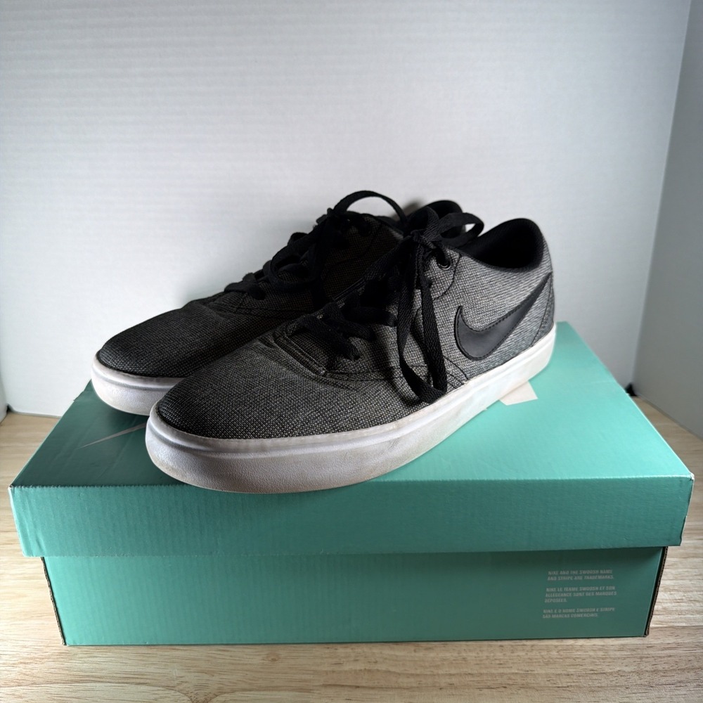 Nike SB Check Solar Canvas Skateboarding Shoes Black/White Men's 9 With Box